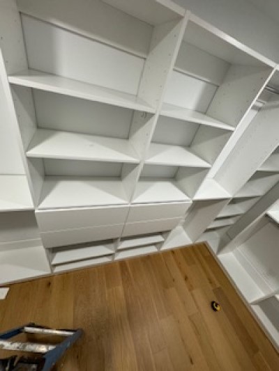 Wall to wall closet system